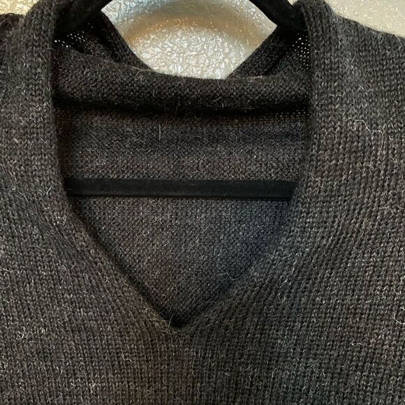 Alpaca Women's Dark Gray Fringed Shawl Wrap Shrug Poncho Made In Peru - Picture 4 of 7